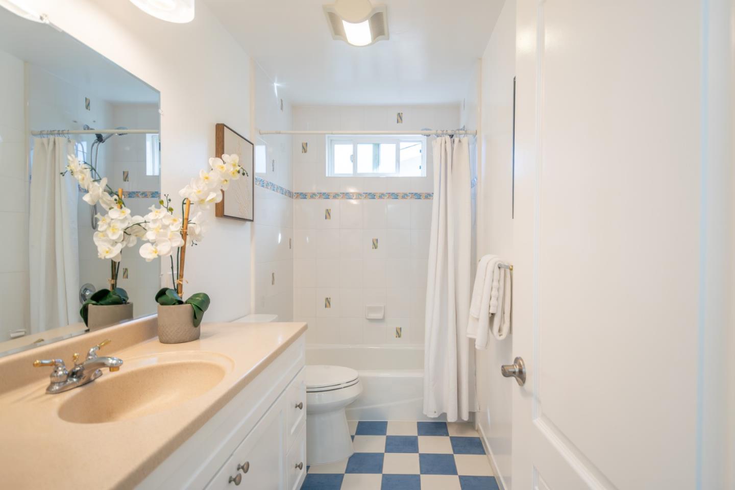 Detail Gallery Image 35 of 47 For 1117 Greenbriar Ave, San Jose,  CA 95128 - 4 Beds | 2 Baths