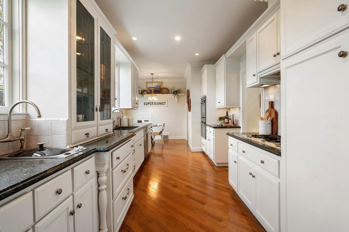 Detail Gallery Image 22 of 69 For 526 W Poplar Ave, San Mateo,  CA 94402 - 3 Beds | 2/1 Baths