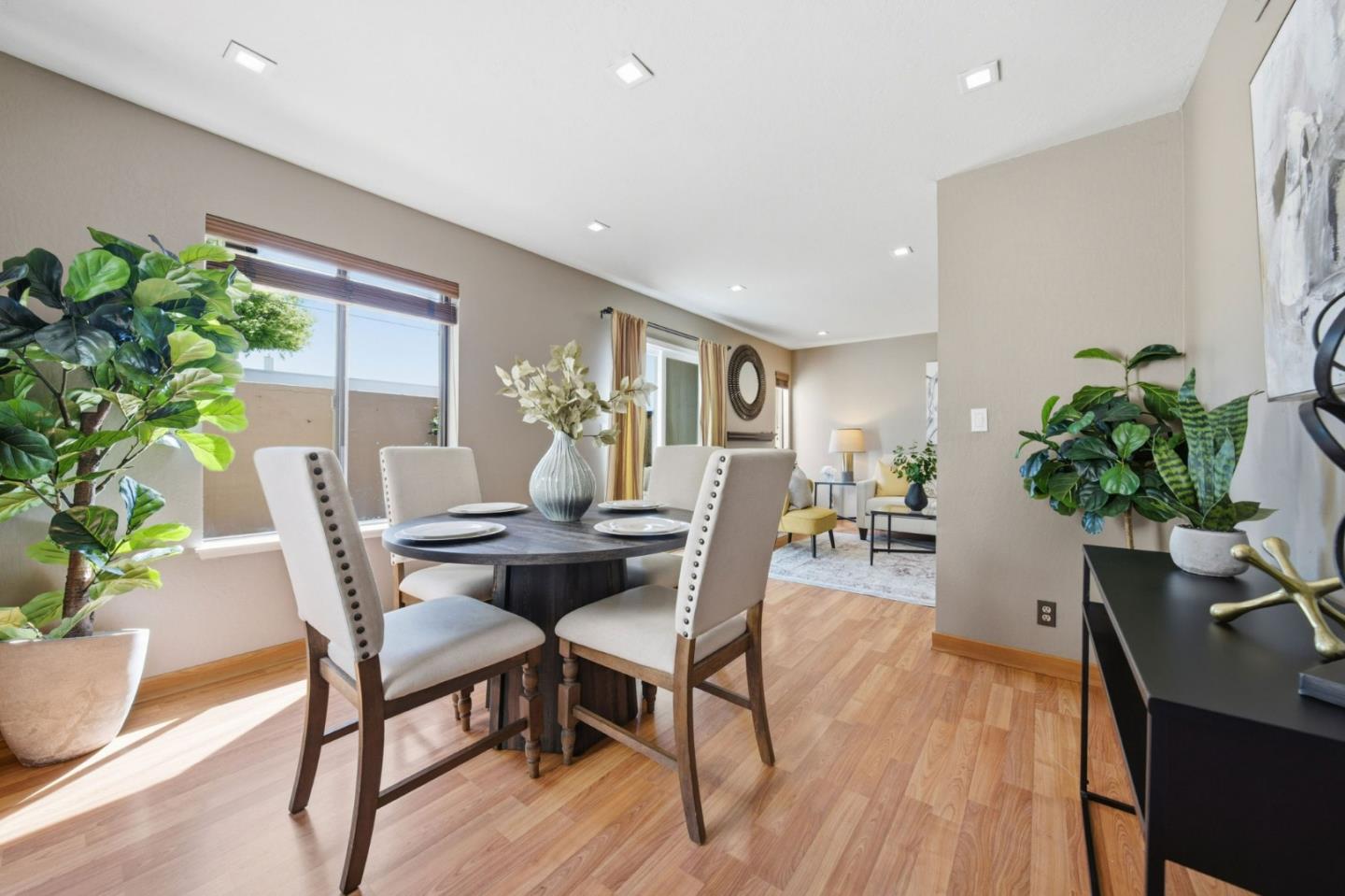 Detail Gallery Image 13 of 28 For 539 Blue Jay Dr, Hayward,  CA 94544 - 3 Beds | 2/1 Baths