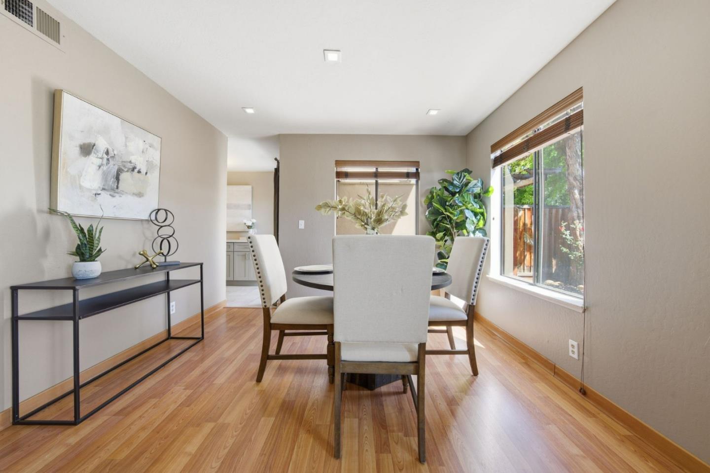 Detail Gallery Image 14 of 28 For 539 Blue Jay Dr, Hayward,  CA 94544 - 3 Beds | 2/1 Baths