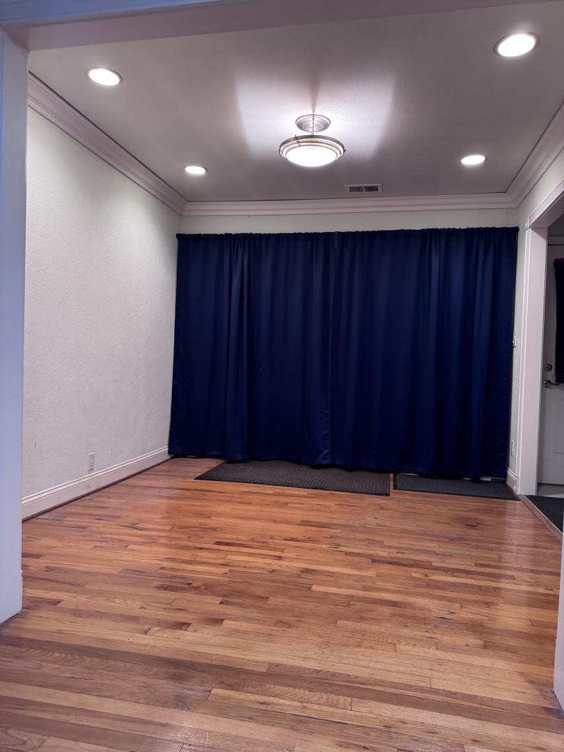 Detail Gallery Image 4 of 10 For 668 Fallon Ave, Santa Clara,  CA 95050 - 3 Beds | 1 Baths