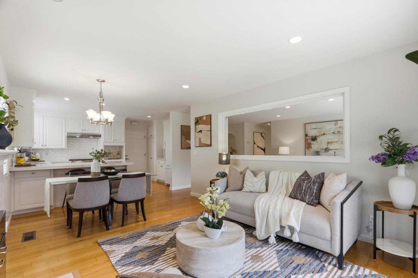 Detail Gallery Image 13 of 68 For 1557 Murre Ln, Sunnyvale,  CA 94087 - 3 Beds | 2 Baths