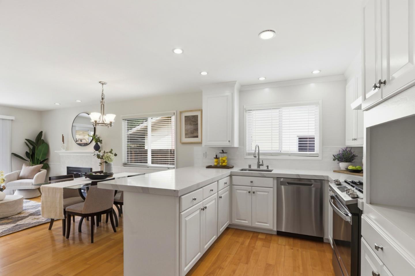 Detail Gallery Image 17 of 68 For 1557 Murre Ln, Sunnyvale,  CA 94087 - 3 Beds | 2 Baths