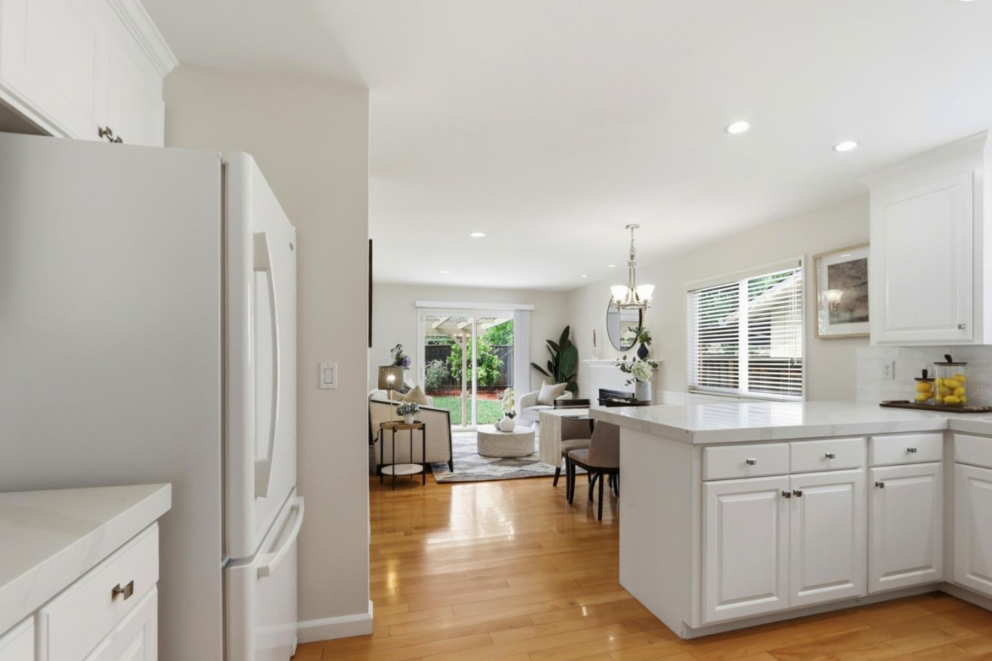 Detail Gallery Image 18 of 68 For 1557 Murre Ln, Sunnyvale,  CA 94087 - 3 Beds | 2 Baths