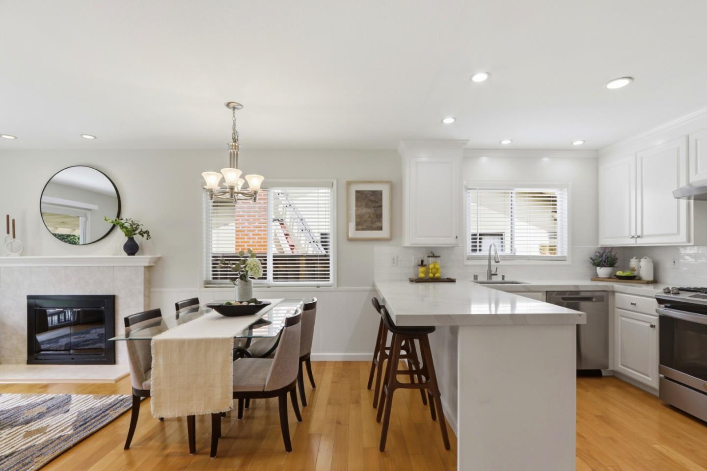 Detail Gallery Image 19 of 68 For 1557 Murre Ln, Sunnyvale,  CA 94087 - 3 Beds | 2 Baths