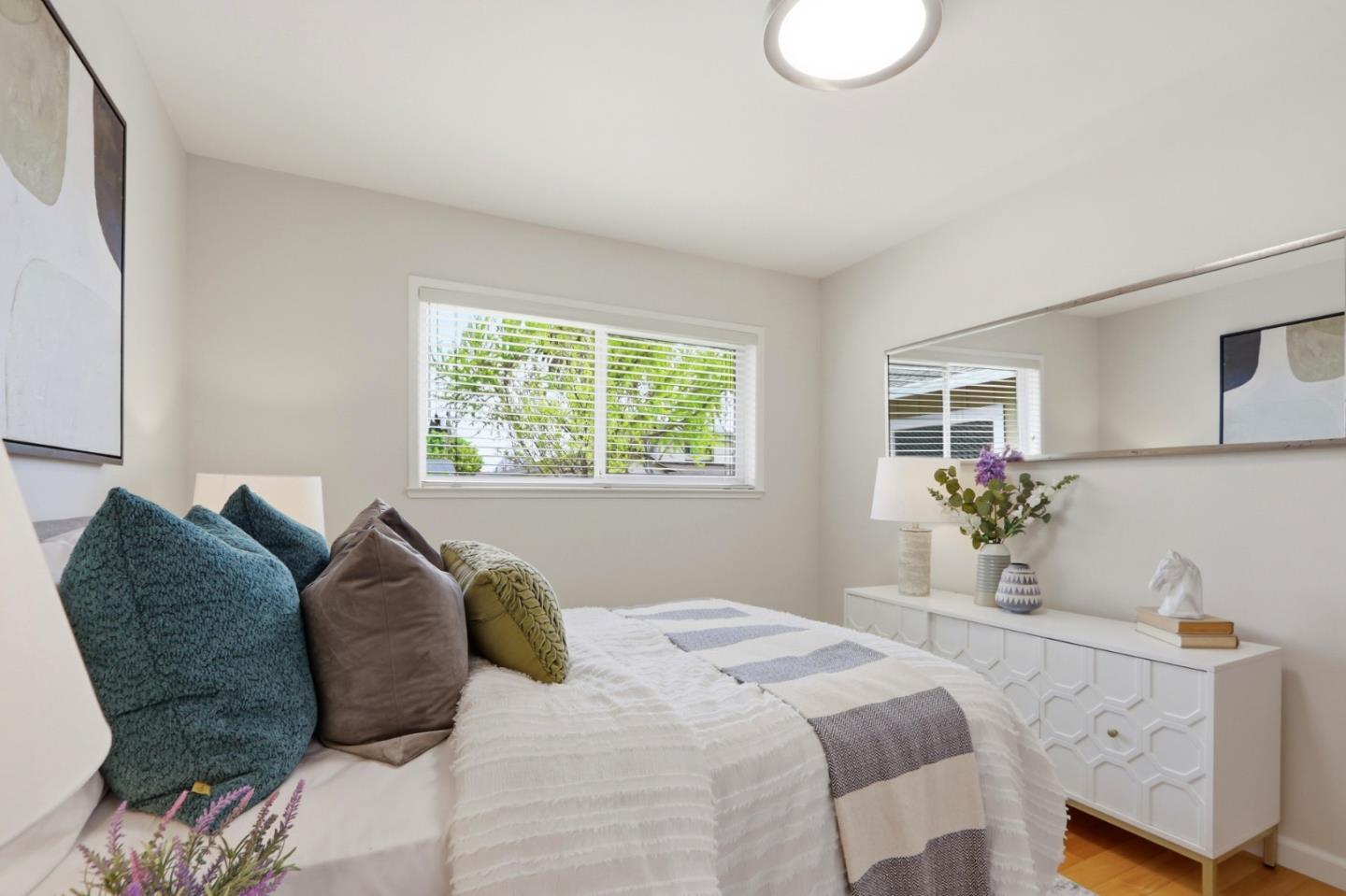 Detail Gallery Image 29 of 68 For 1557 Murre Ln, Sunnyvale,  CA 94087 - 3 Beds | 2 Baths