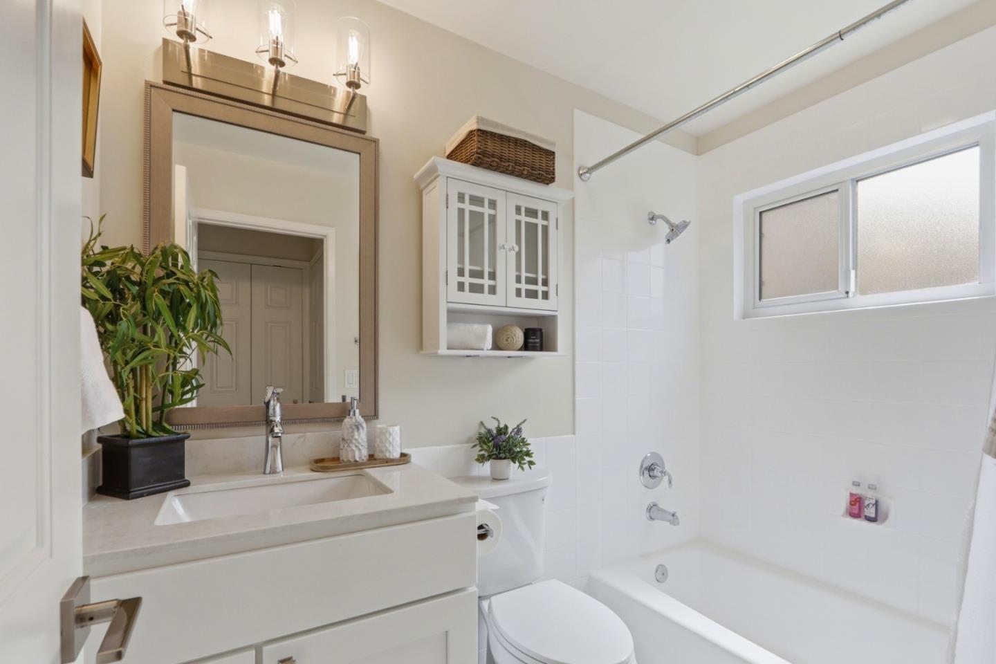 Detail Gallery Image 35 of 68 For 1557 Murre Ln, Sunnyvale,  CA 94087 - 3 Beds | 2 Baths