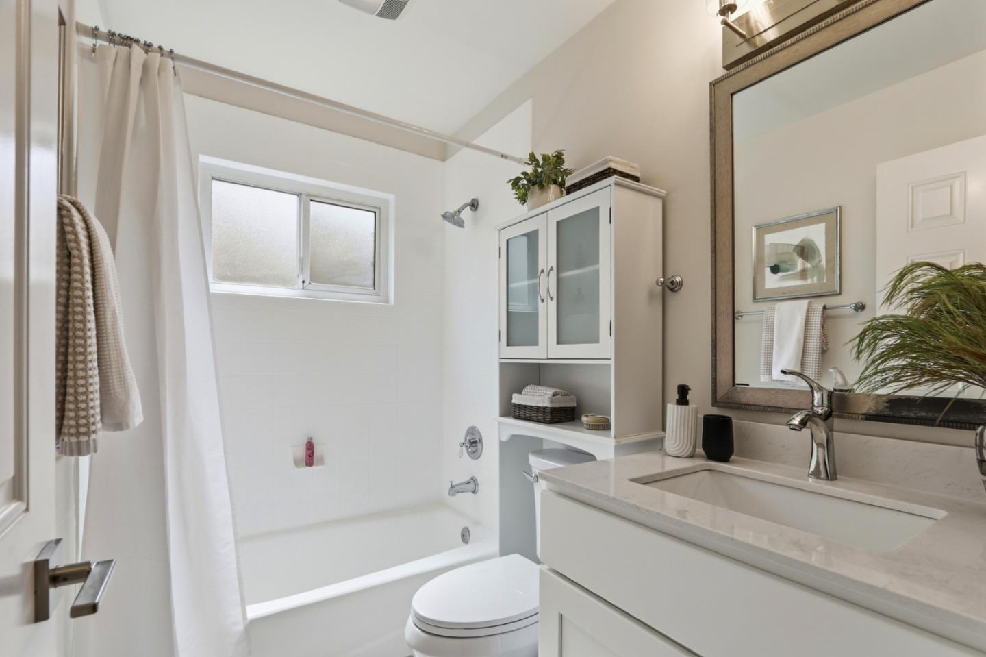 Detail Gallery Image 36 of 68 For 1557 Murre Ln, Sunnyvale,  CA 94087 - 3 Beds | 2 Baths