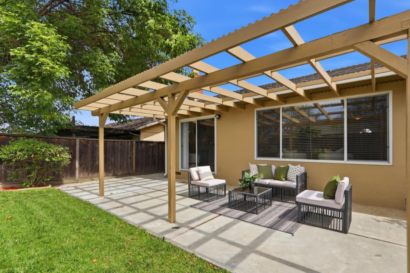 Detail Gallery Image 43 of 68 For 1557 Murre Ln, Sunnyvale,  CA 94087 - 3 Beds | 2 Baths