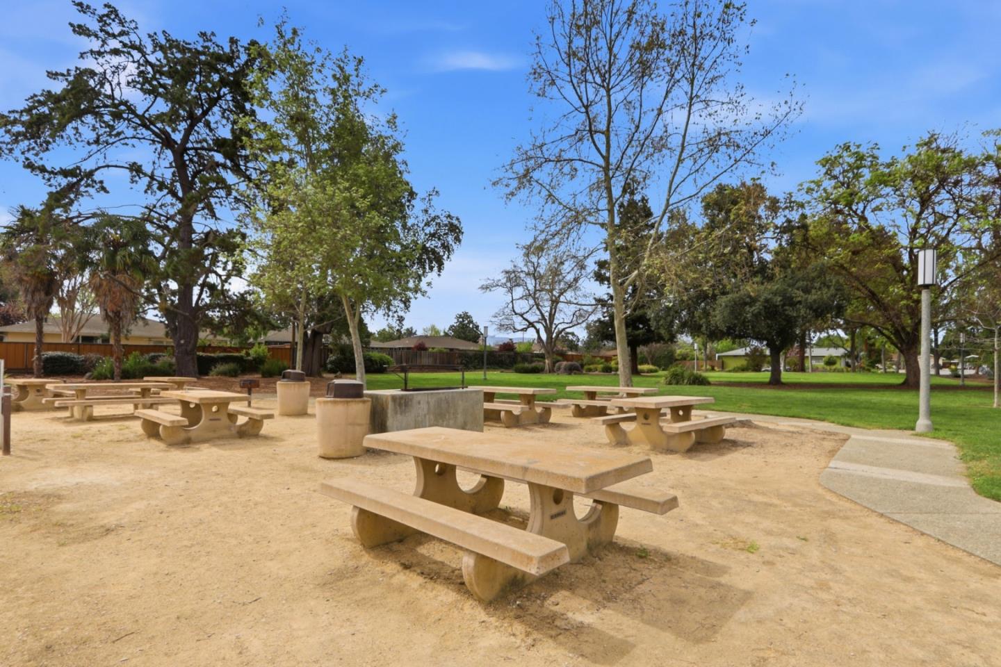 Detail Gallery Image 45 of 68 For 1557 Murre Ln, Sunnyvale,  CA 94087 - 3 Beds | 2 Baths