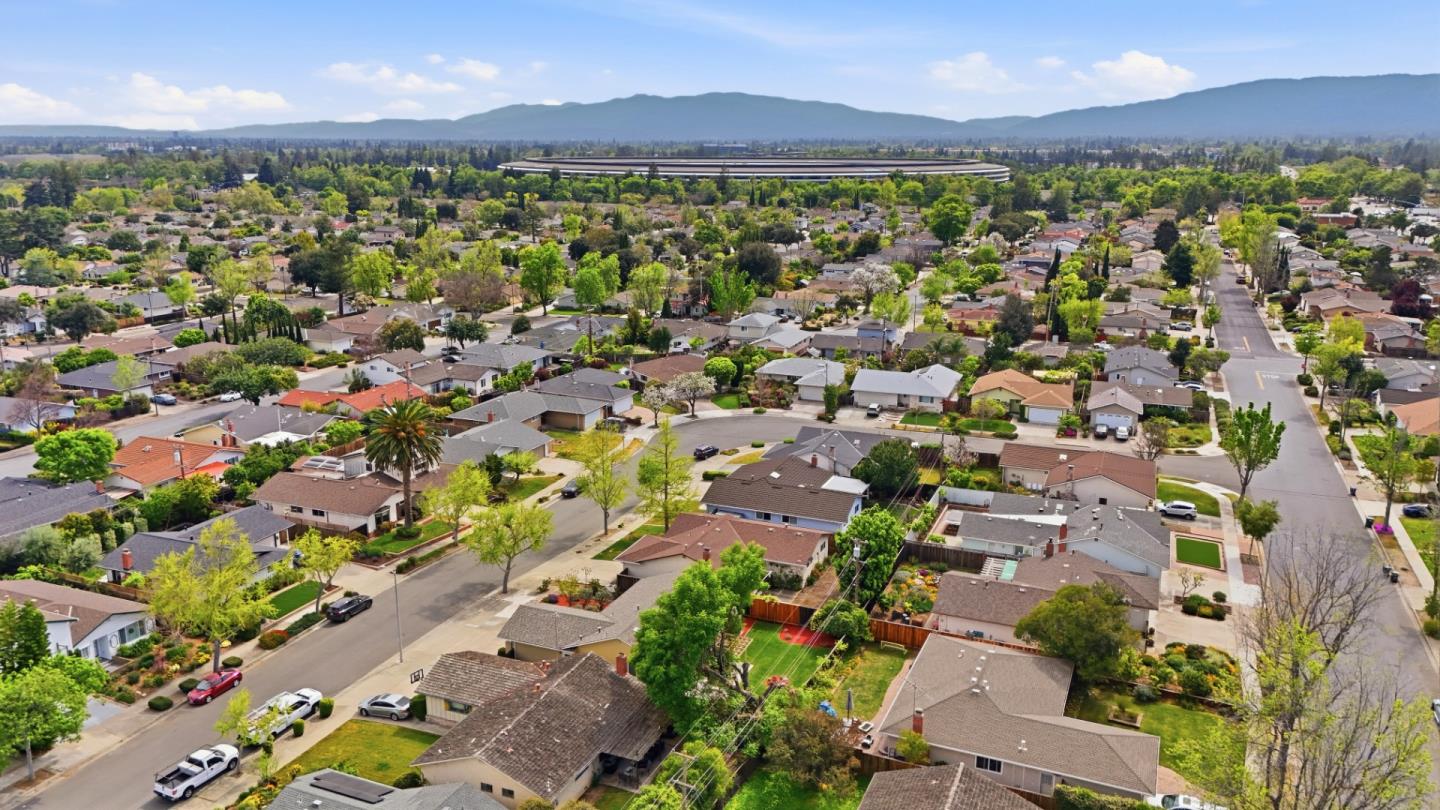 Detail Gallery Image 60 of 68 For 1557 Murre Ln, Sunnyvale,  CA 94087 - 3 Beds | 2 Baths