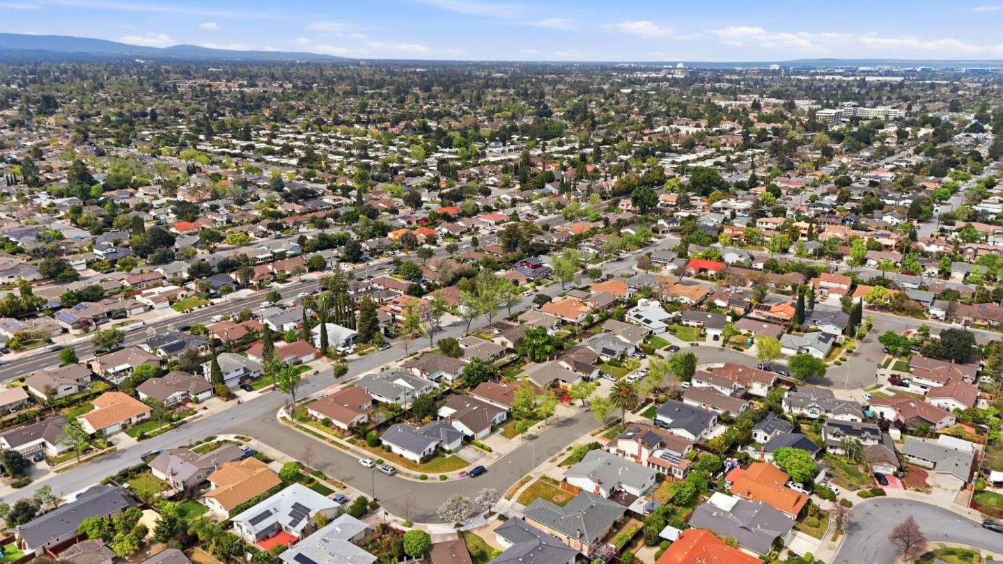 Detail Gallery Image 63 of 68 For 1557 Murre Ln, Sunnyvale,  CA 94087 - 3 Beds | 2 Baths