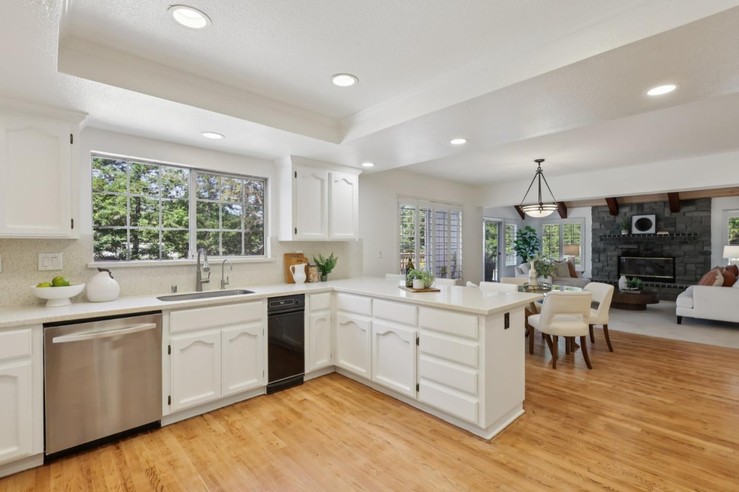 Detail Gallery Image 15 of 59 For 955 La Vista, Morgan Hill,  CA 95037 - 5 Beds | 3 Baths