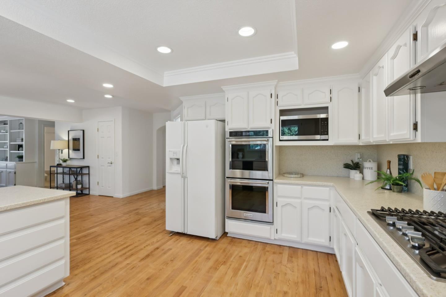 Detail Gallery Image 17 of 59 For 955 La Vista, Morgan Hill,  CA 95037 - 5 Beds | 3 Baths