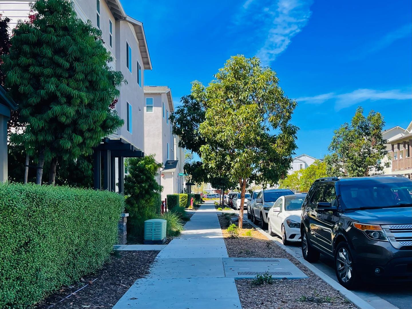 Detail Gallery Image 5 of 11 For 8551 Boardwalk Way, Newark,  CA 94560 - 4 Beds | 3/1 Baths