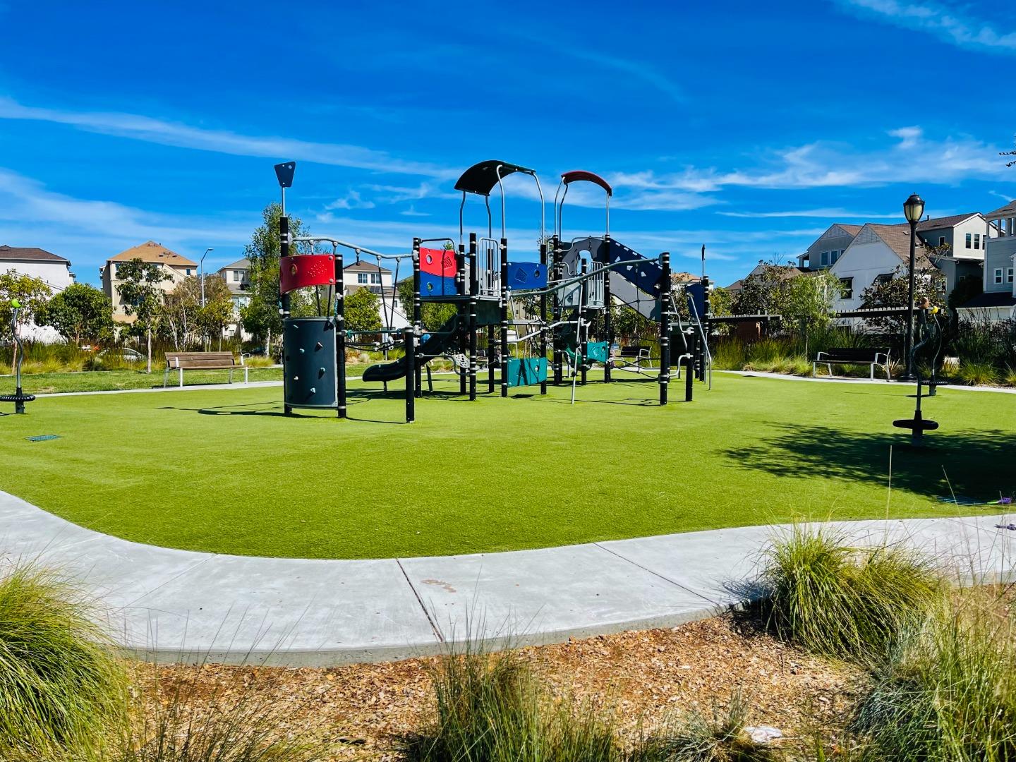 Detail Gallery Image 6 of 11 For 8551 Boardwalk Way, Newark,  CA 94560 - 4 Beds | 3/1 Baths