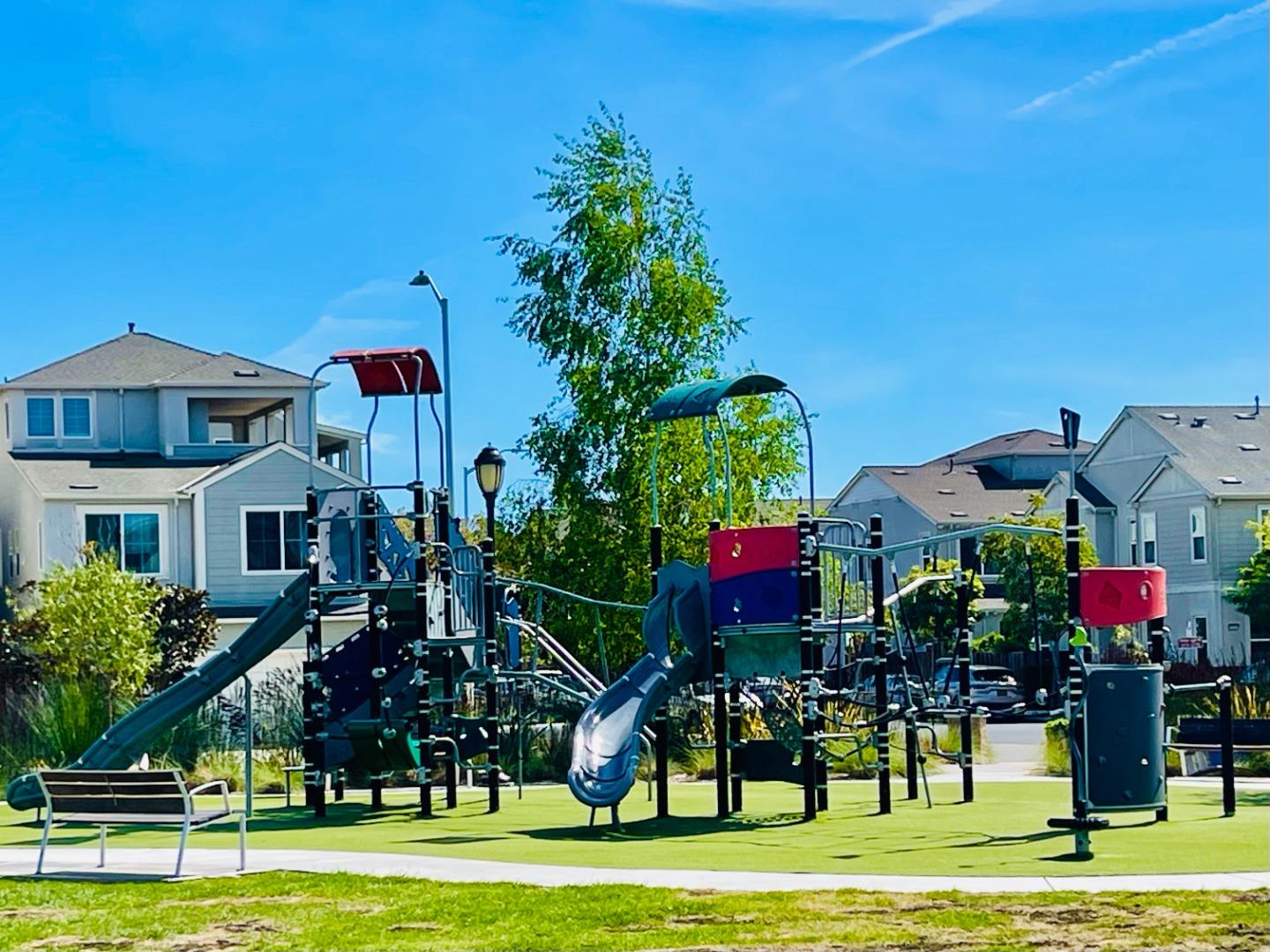 Detail Gallery Image 7 of 11 For 8551 Boardwalk Way, Newark,  CA 94560 - 4 Beds | 3/1 Baths