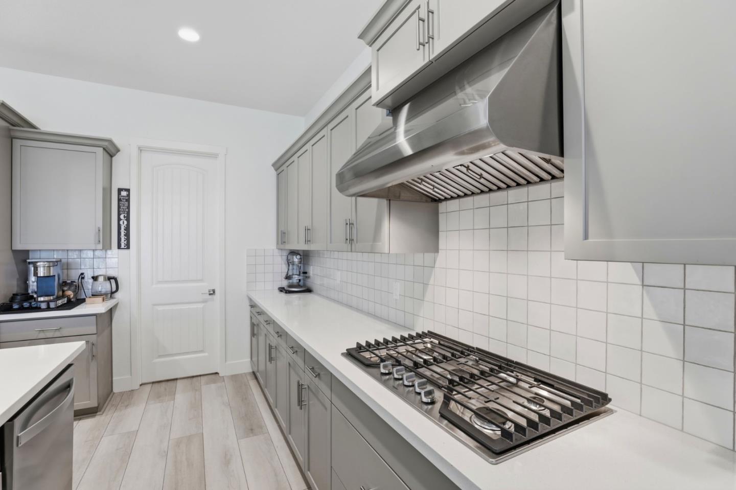 Detail Gallery Image 11 of 41 For 486 Lassen Way, Marina,  CA 93933 - 4 Beds | 3/1 Baths