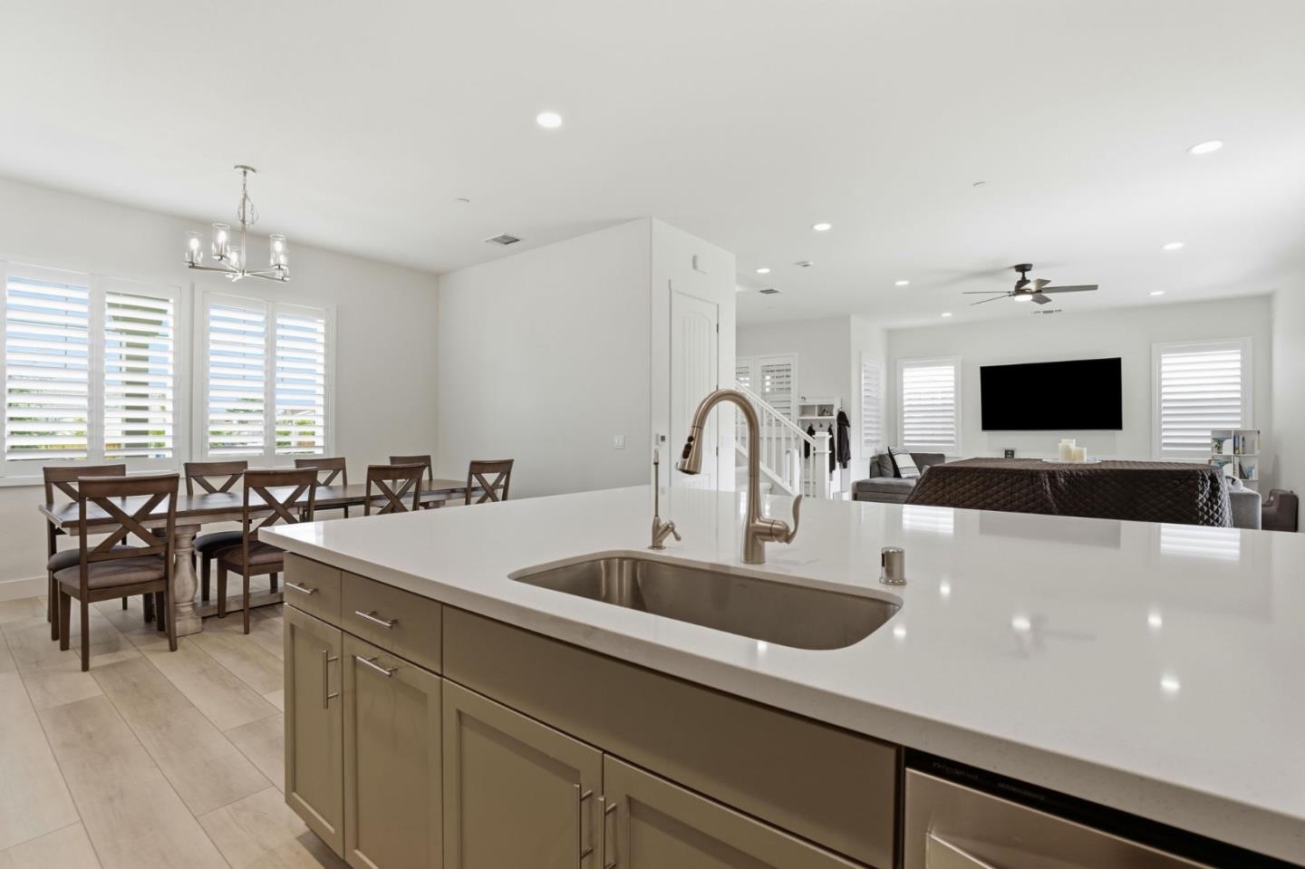 Detail Gallery Image 12 of 41 For 486 Lassen Way, Marina,  CA 93933 - 4 Beds | 3/1 Baths