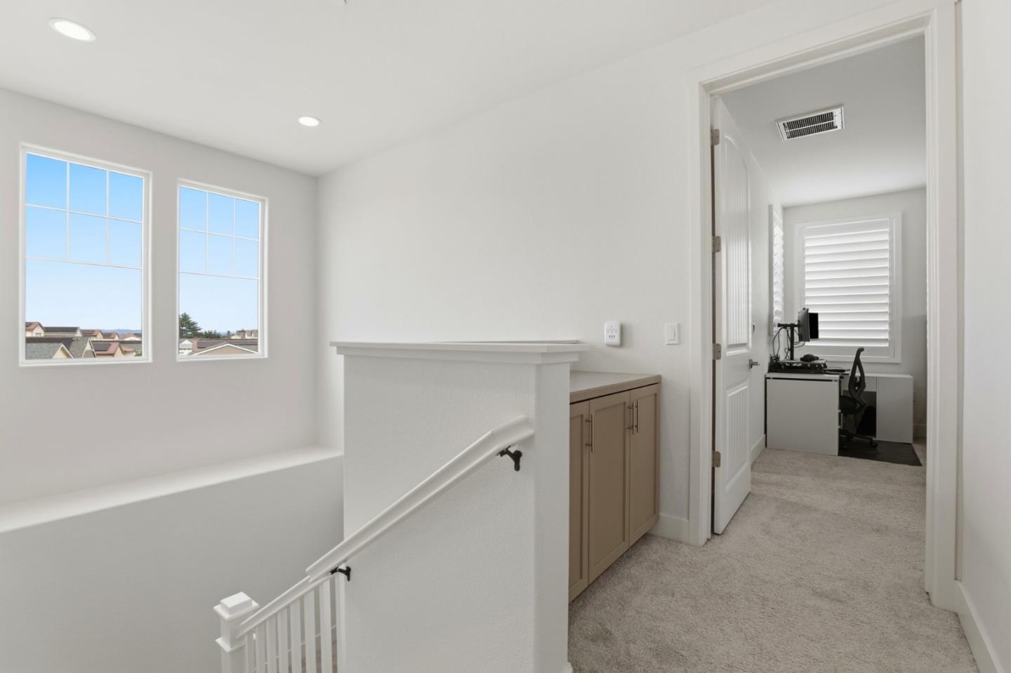 Detail Gallery Image 18 of 41 For 486 Lassen Way, Marina,  CA 93933 - 4 Beds | 3/1 Baths