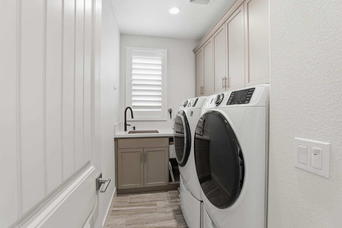 Detail Gallery Image 28 of 41 For 486 Lassen Way, Marina,  CA 93933 - 4 Beds | 3/1 Baths