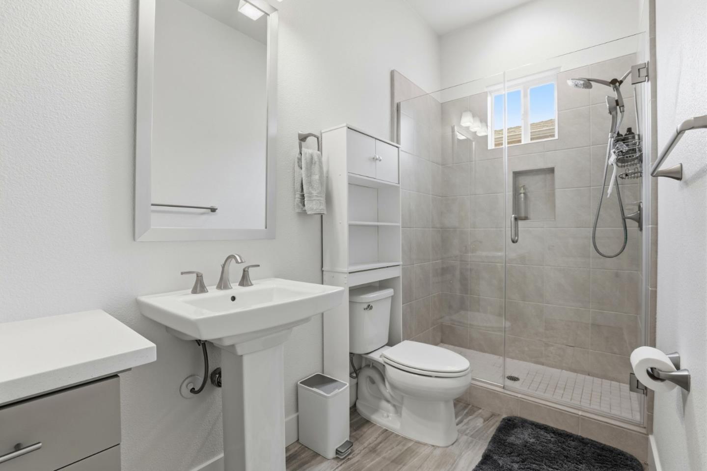 Detail Gallery Image 30 of 41 For 486 Lassen Way, Marina,  CA 93933 - 4 Beds | 3/1 Baths