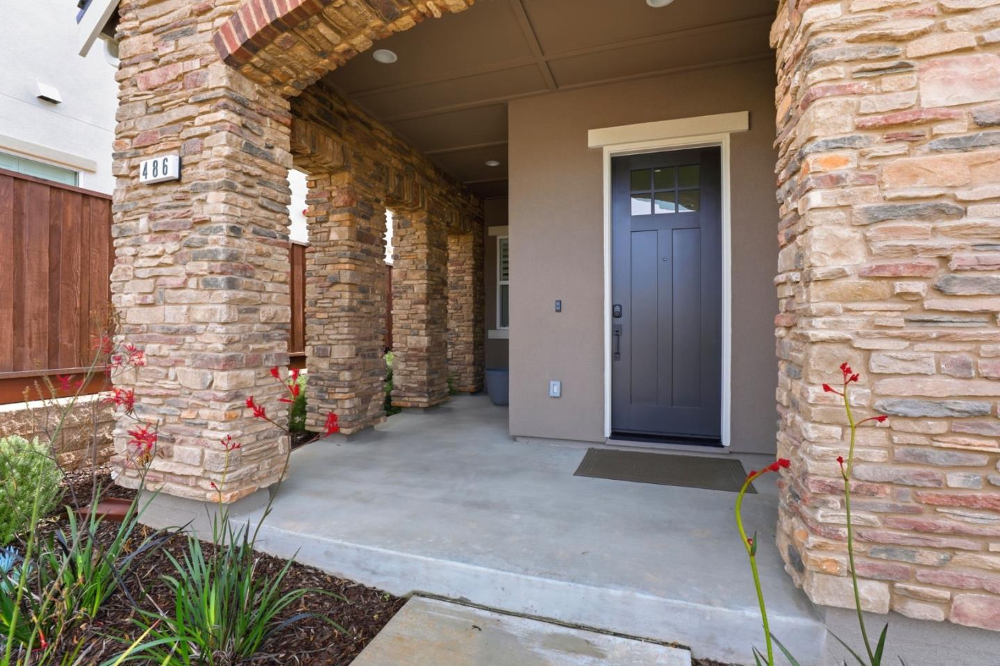 Detail Gallery Image 5 of 41 For 486 Lassen Way, Marina,  CA 93933 - 4 Beds | 3/1 Baths