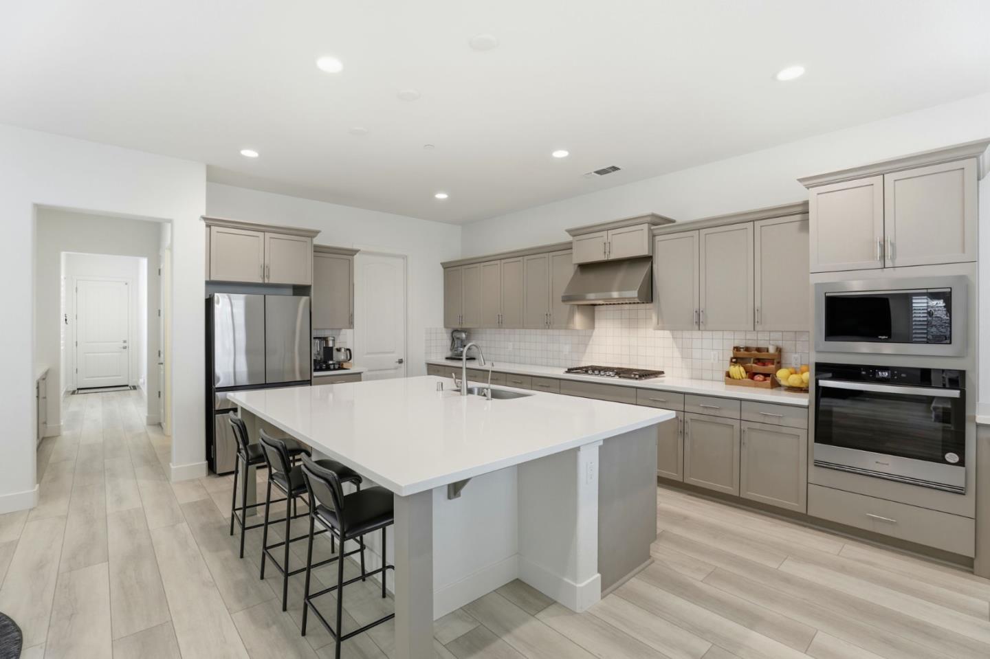 Detail Gallery Image 9 of 41 For 486 Lassen Way, Marina,  CA 93933 - 4 Beds | 3/1 Baths