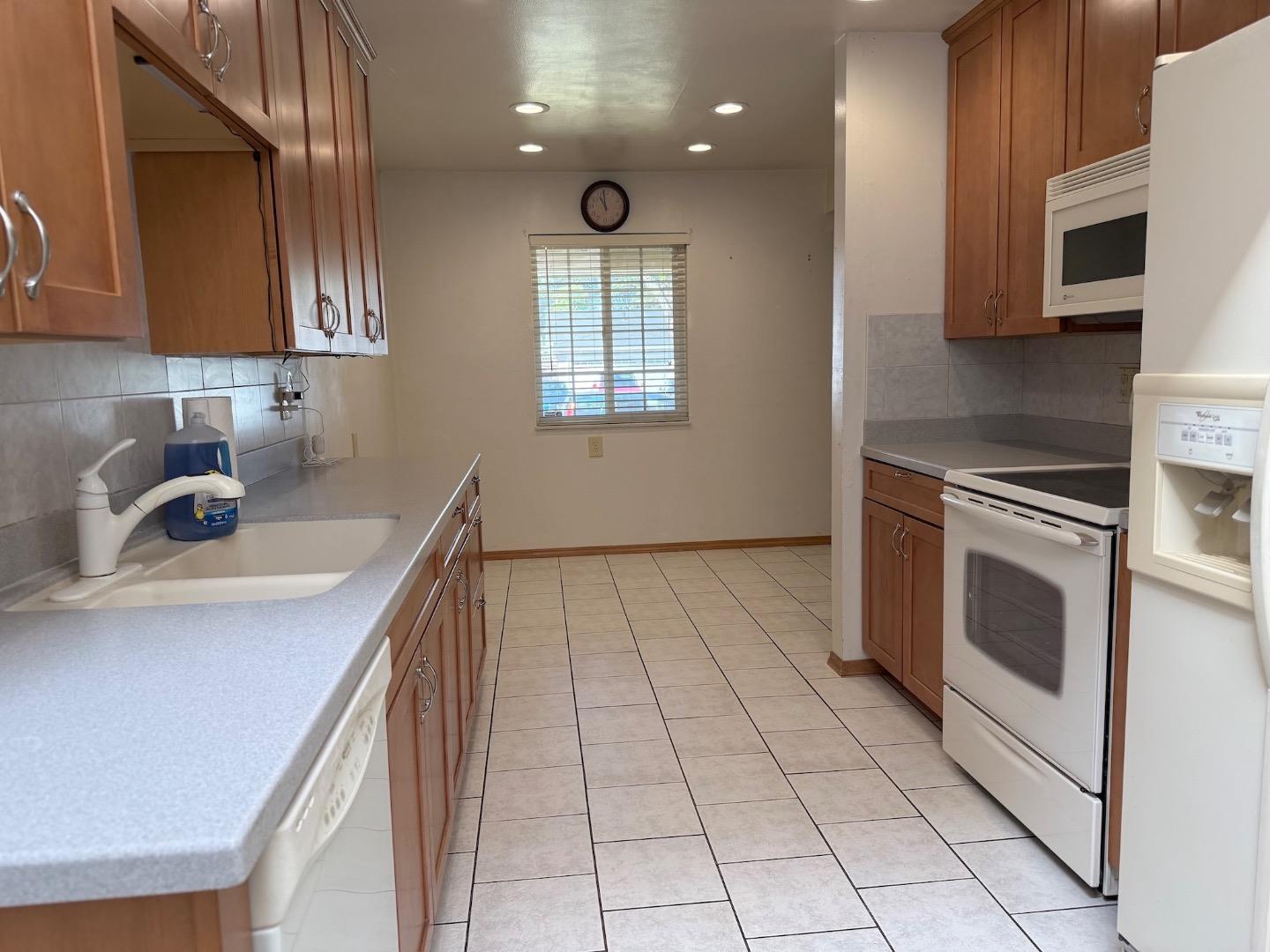 Detail Gallery Image 7 of 19 For 2621 Monticello Way, Santa Clara,  CA 95051 - 3 Beds | 2 Baths