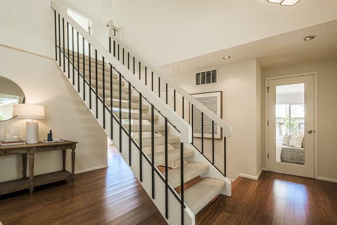 Detail Gallery Image 15 of 31 For 532 Anchor Cir, Redwood Shores,  CA 94065 - 4 Beds | 3 Baths