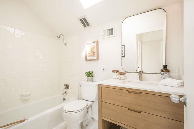 Detail Gallery Image 22 of 31 For 532 Anchor Cir, Redwood Shores,  CA 94065 - 4 Beds | 3 Baths