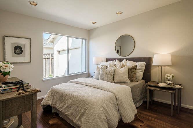 Detail Gallery Image 24 of 31 For 532 Anchor Cir, Redwood Shores,  CA 94065 - 4 Beds | 3 Baths