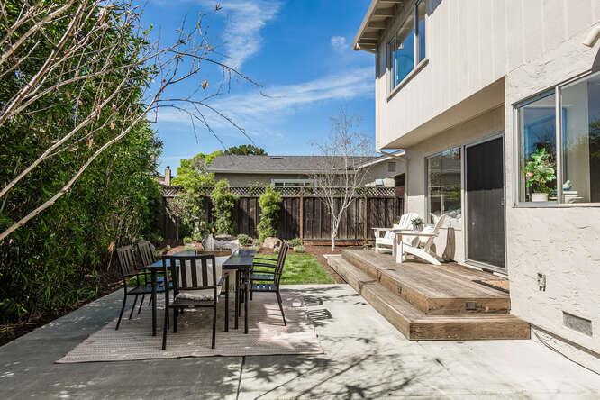 Detail Gallery Image 28 of 31 For 532 Anchor Cir, Redwood Shores,  CA 94065 - 4 Beds | 3 Baths