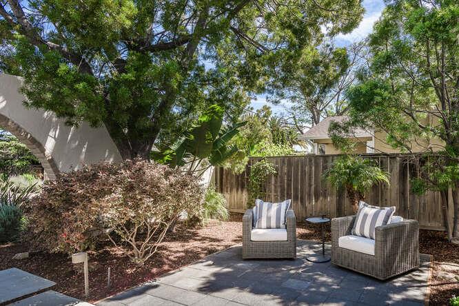 Detail Gallery Image 3 of 31 For 532 Anchor Cir, Redwood Shores,  CA 94065 - 4 Beds | 3 Baths