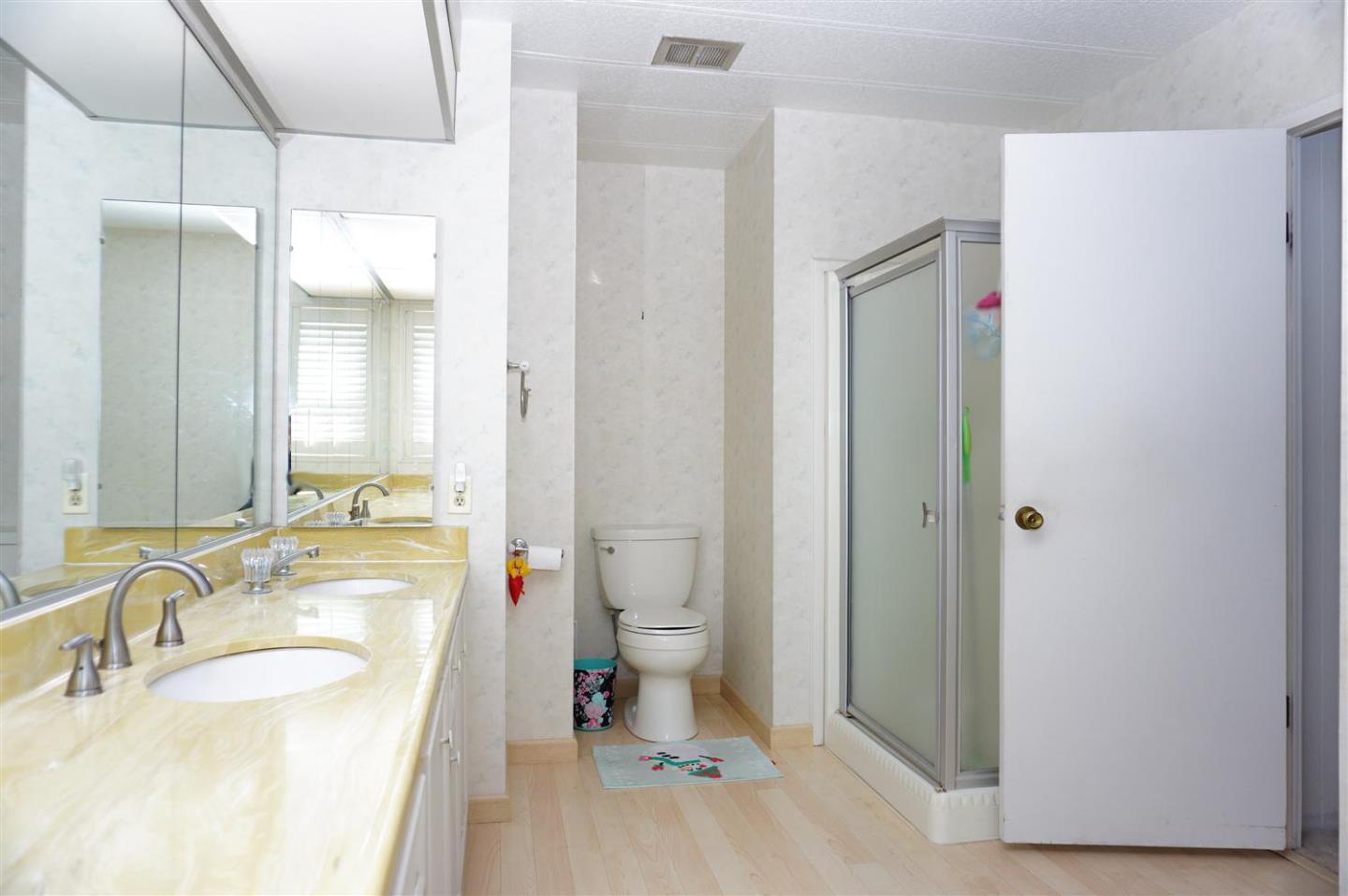 Detail Gallery Image 13 of 23 For 1050 Borregas Ave #12,  Sunnyvale,  CA 94089 - 2 Beds | 2 Baths