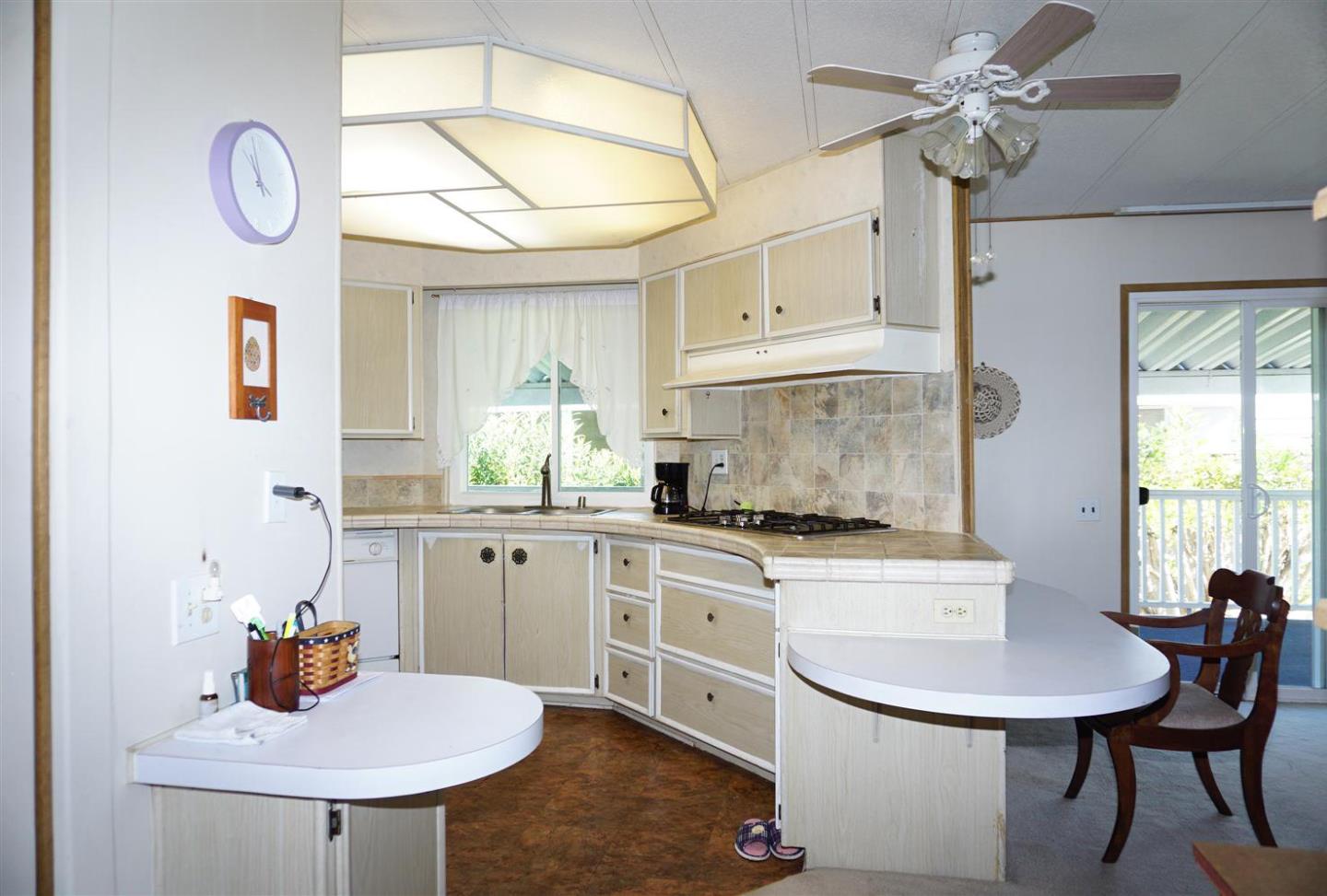 Detail Gallery Image 5 of 23 For 1050 Borregas Ave #12,  Sunnyvale,  CA 94089 - 2 Beds | 2 Baths