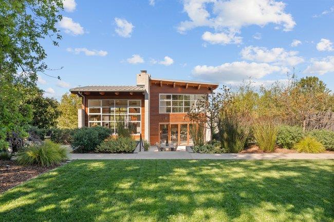 Detail Gallery Image 11 of 77 For 436 Lakeview Way, Redwood City,  CA 94062 - 4 Beds | 3 Baths