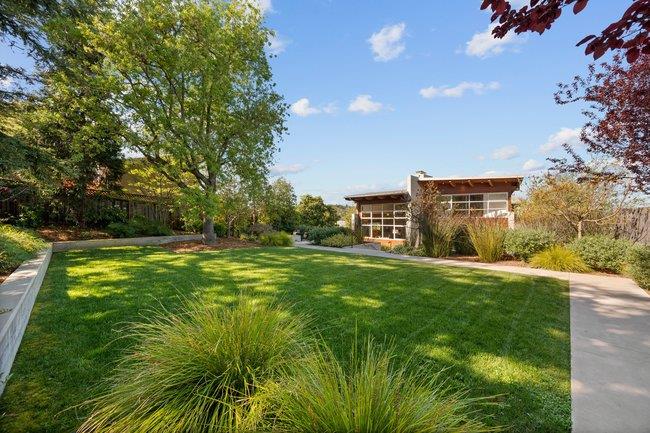 Detail Gallery Image 12 of 77 For 436 Lakeview Way, Redwood City,  CA 94062 - 4 Beds | 3 Baths