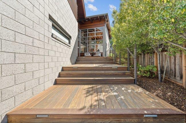 Detail Gallery Image 13 of 77 For 436 Lakeview Way, Redwood City,  CA 94062 - 4 Beds | 3 Baths