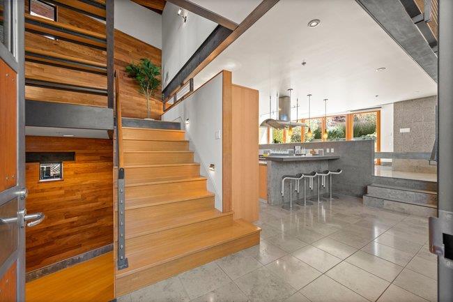 Detail Gallery Image 17 of 77 For 436 Lakeview Way, Redwood City,  CA 94062 - 4 Beds | 3 Baths