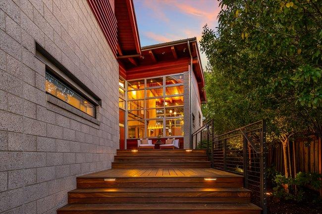 Detail Gallery Image 3 of 77 For 436 Lakeview Way, Redwood City,  CA 94062 - 4 Beds | 3 Baths