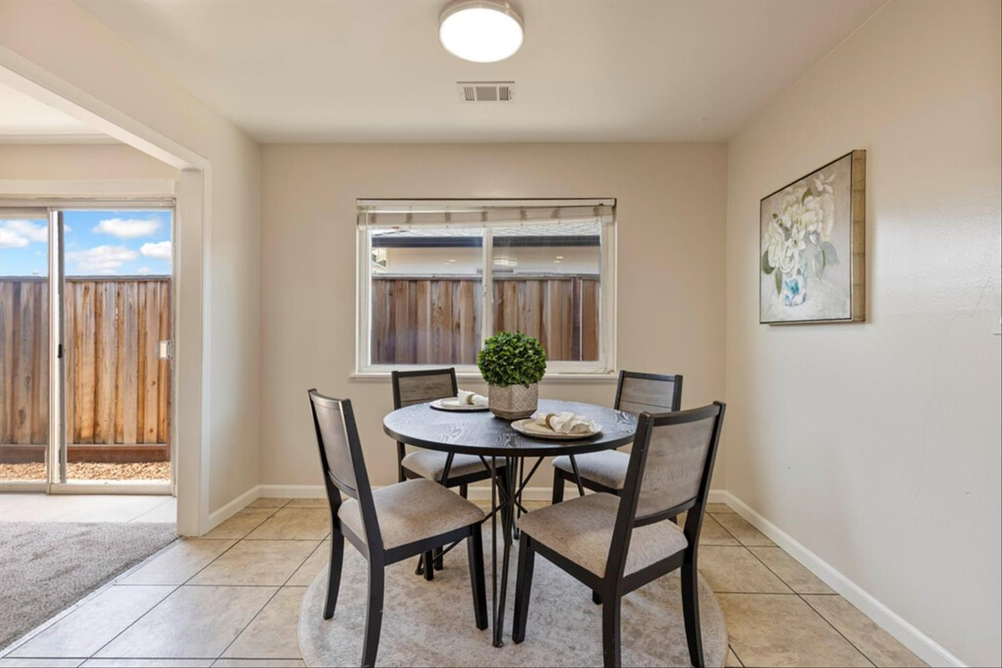 Detail Gallery Image 11 of 24 For 215 Longview Dr, Morgan Hill,  CA 95037 - 3 Beds | 2 Baths