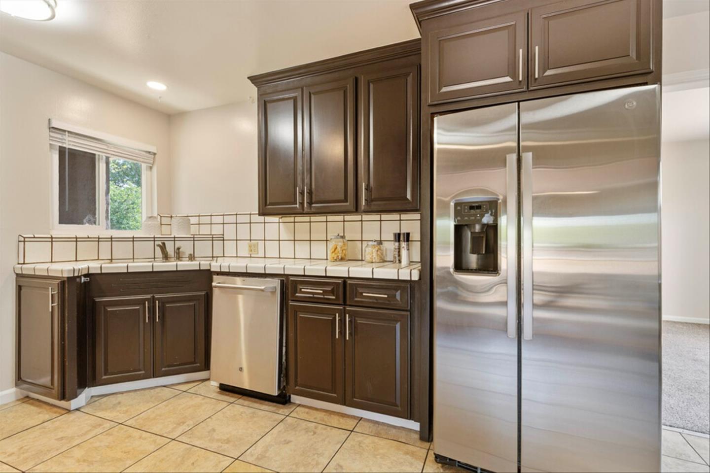 Detail Gallery Image 9 of 24 For 215 Longview Dr, Morgan Hill,  CA 95037 - 3 Beds | 2 Baths