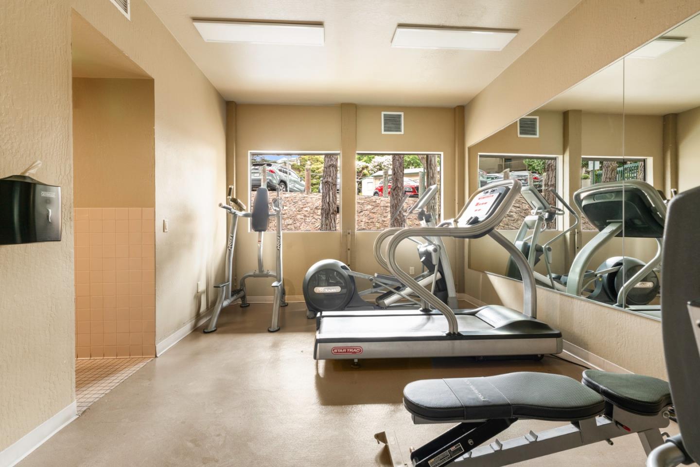 Detail Gallery Image 4 of 31 For 385 Mandarin Dr #11,  Daly City,  CA 94015 - 1 Beds | 1 Baths