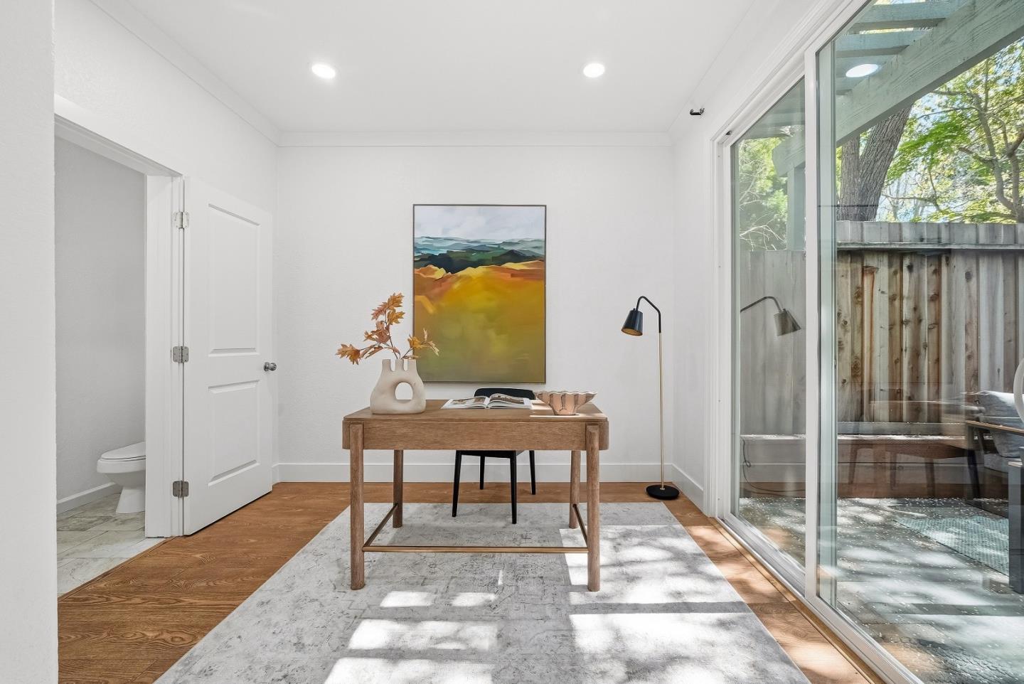 Detail Gallery Image 15 of 47 For 2291 Oaktree Dr #201,  Mountain View,  CA 94040 - 3 Beds | 2/1 Baths