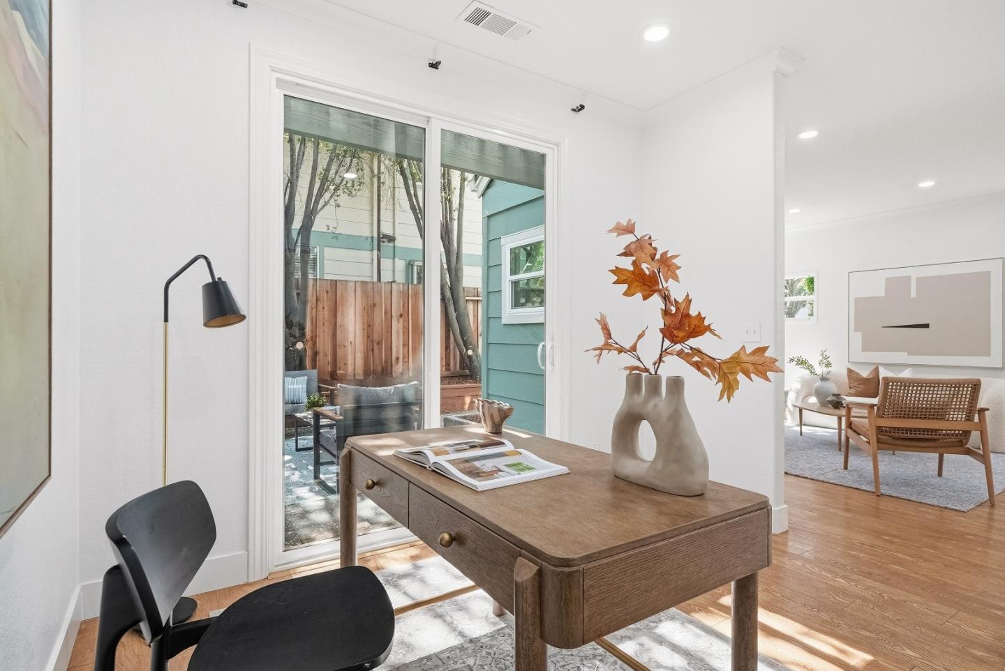 Detail Gallery Image 16 of 47 For 2291 Oaktree Dr #201,  Mountain View,  CA 94040 - 3 Beds | 2/1 Baths