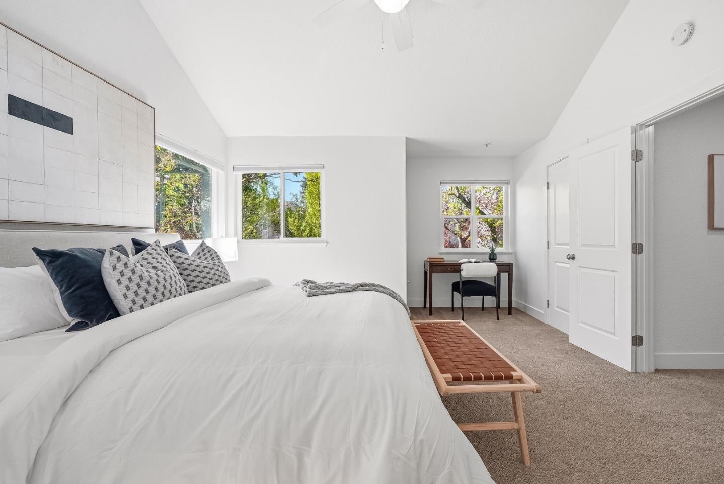 Detail Gallery Image 18 of 47 For 2291 Oaktree Dr #201,  Mountain View,  CA 94040 - 3 Beds | 2/1 Baths