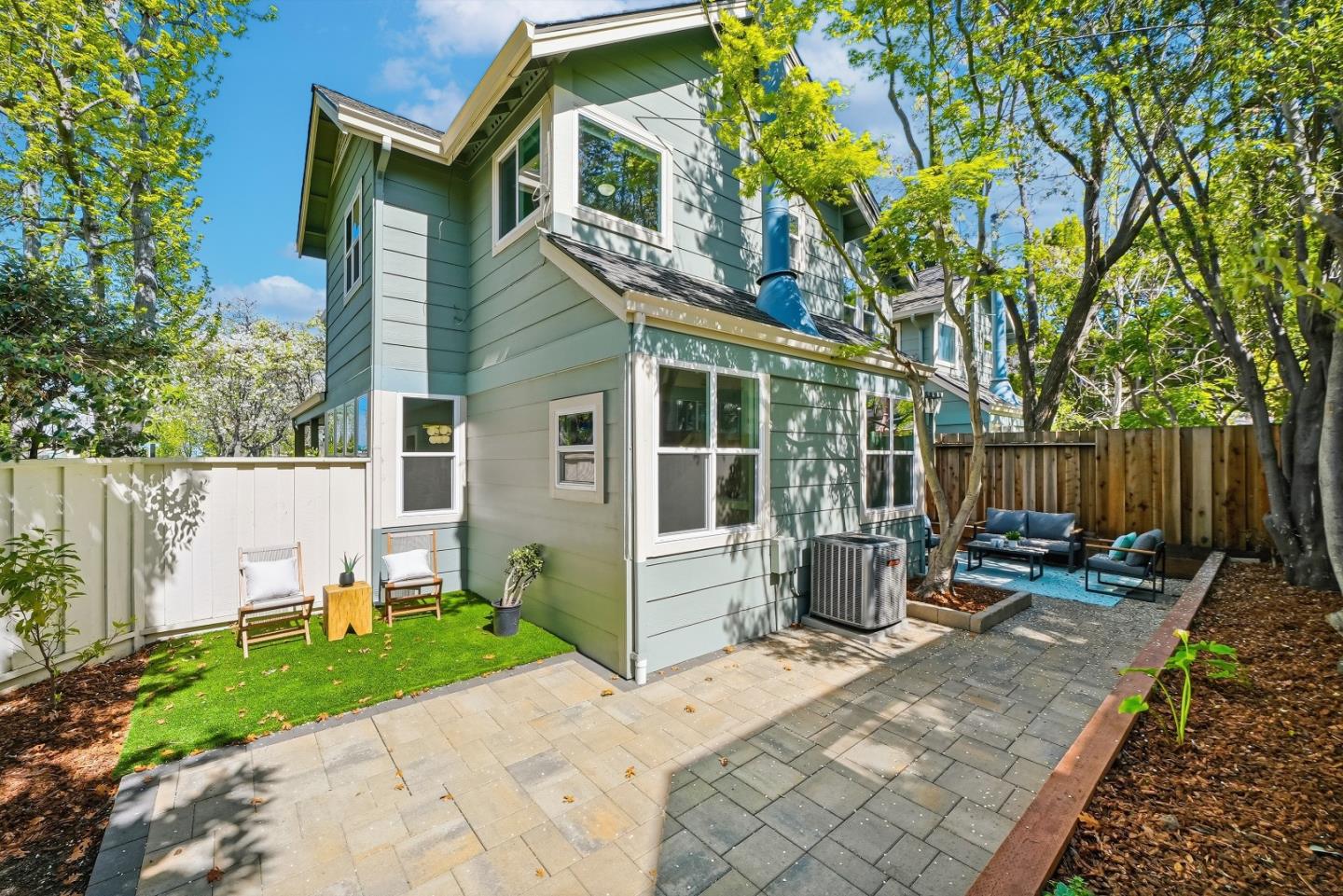 Detail Gallery Image 29 of 47 For 2291 Oaktree Dr #201,  Mountain View,  CA 94040 - 3 Beds | 2/1 Baths