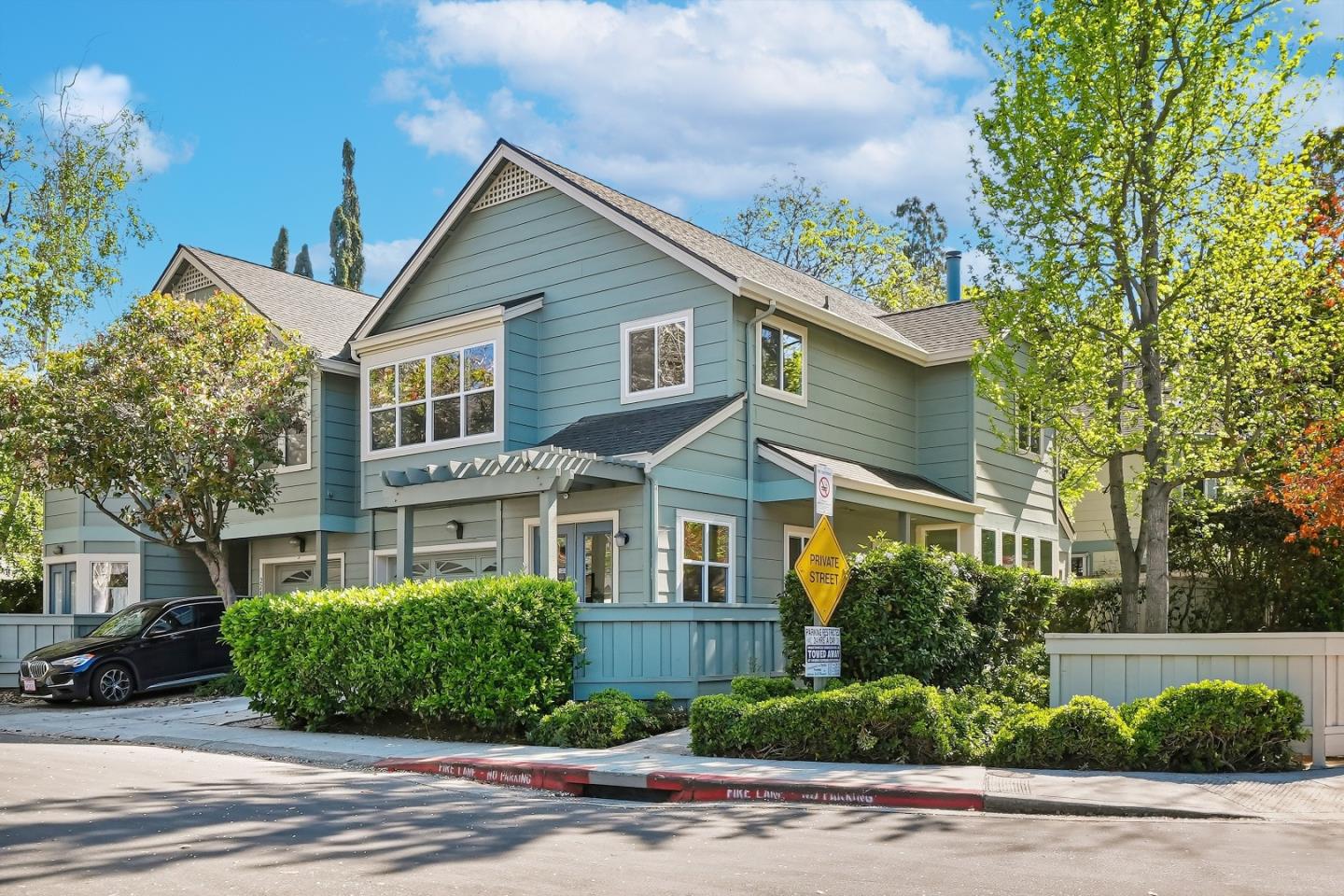 Detail Gallery Image 3 of 47 For 2291 Oaktree Dr #201,  Mountain View,  CA 94040 - 3 Beds | 2/1 Baths