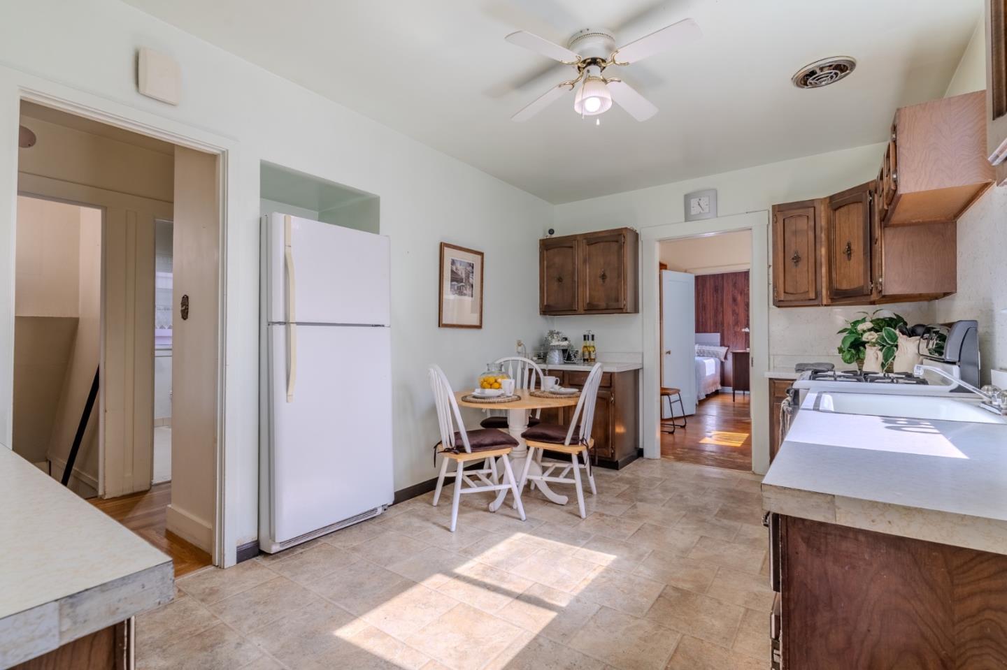 Detail Gallery Image 13 of 44 For 240 Santa Rosa Ave, San Francisco,  CA 94112 - 4 Beds | 2 Baths